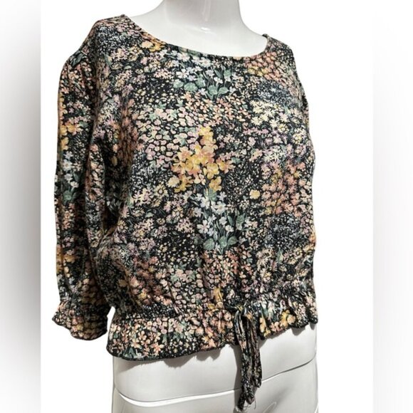 American Abbey Floral Crop Top Sz medium - Picture 3 of 5